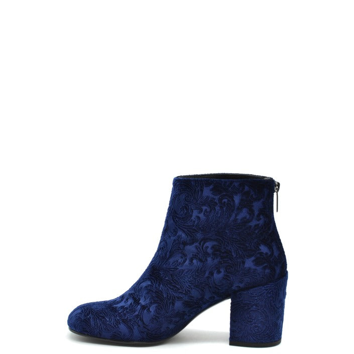 Stuart Weitzman Women Boots