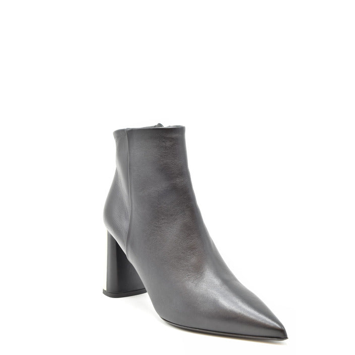 Ninalilou Women Boots