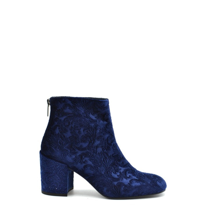 Stuart Weitzman Women Boots